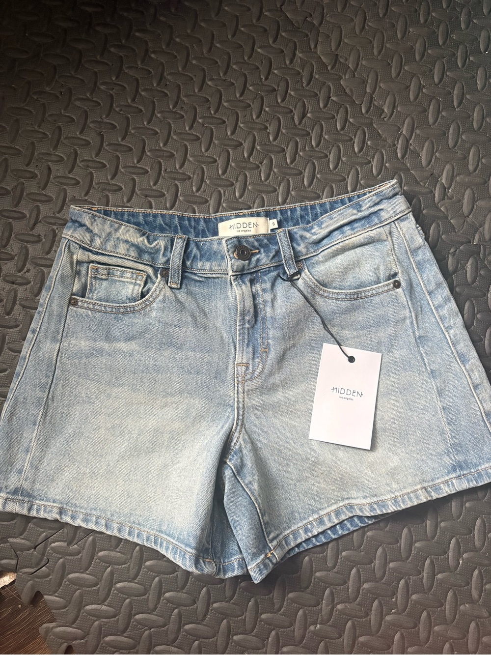 Hidden High-rise Aline Short NWT